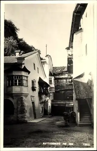 Ak Rattenberg am Inn Tirol, Blick in eine Gasse, Gebäude