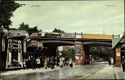 Ak Arnhem Gelderland Niederlande, Velperpoort, Straßenansicht, Bahnüberführung