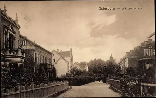 Ak Osterburg in der Altmark in Sachsen Anhalt, Straßenpartie von Wallpromenade