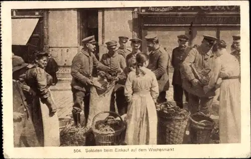 Ak Soldaten beim Einkauf auf dem Wochenmarkt, Kaiserzeit