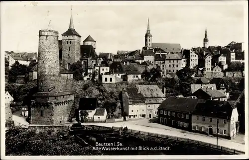 Ak Bautzen in der Oberlausitz, Alte Wasserkunst mit Blick auf die Stadt