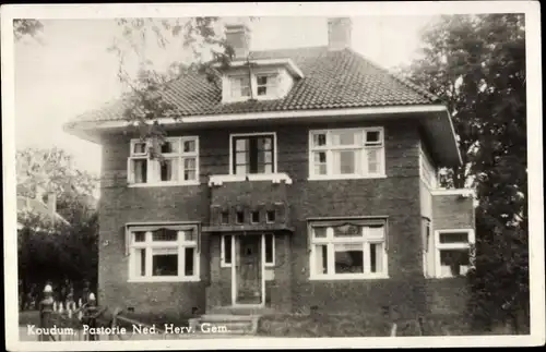 Ak Koudum Friesland Niederlande, Pastorie Ned. Herv. Gem.