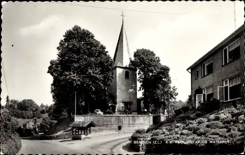 Ak Bemelen Limburg Niederlande, R. K. Kerk met Oude Waterput