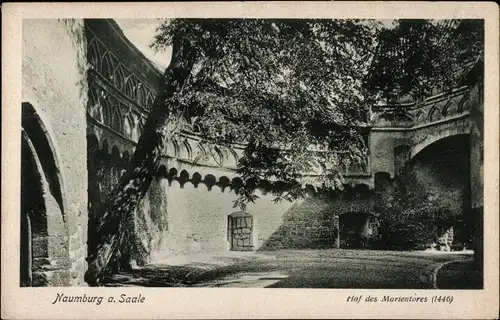 Ak Naumburg an der Saale, Hof des Marientores
