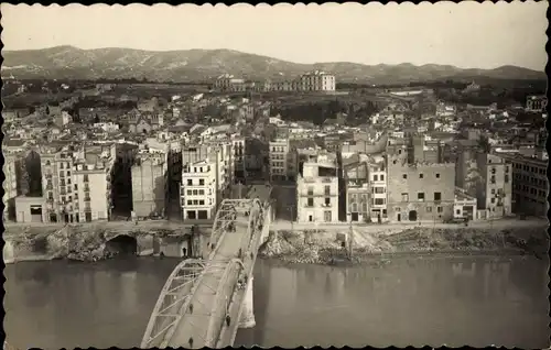 Ak Tortosa Katalonien, Luftbild der Stadt, Brücke