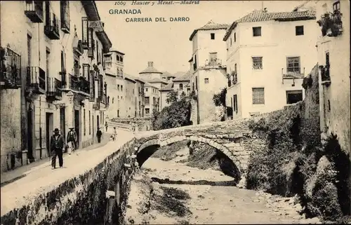 Ak Granada Andalusien, Carrera del Darro, Fluss bei Tiefstand, Brücke