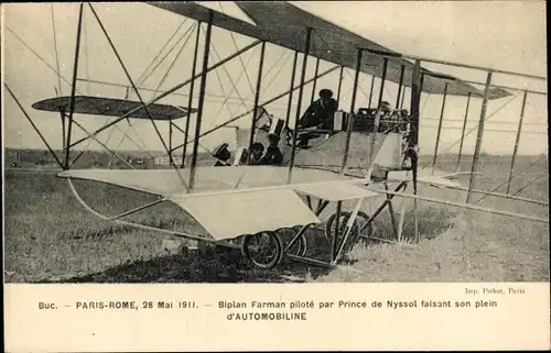 Ak Flugzeug,Biplan Farman pilote par Prince de Nyssol faisant son plein d'Automobile,Paris Rome 1911