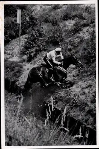 Sammelbild Olympia 1936, Rumänischer Reiter Major Semoff auf Lowak