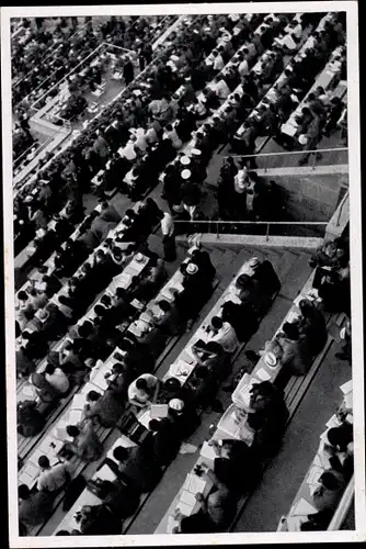 Sammelbild Olympia 1936, Journalisten im Stadion