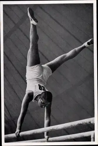 Sammelbild Olympia 1936, Deutsche Turnerin Käthe Sohnemann am Barren