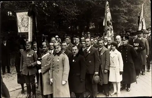 Foto Ak Festzug, Bayrische Adel und Heerführer, Rupprecht von Bayern, Fahnen