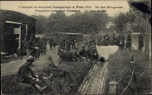 Ak Franzosen im deutschen Gefangenenlager in Wahn 1914, Bei dem Mittagsmahl