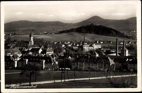 Ak Seifhennersdorf im Landkreis Görlitz, Blick auf Ortschaft und Umgebung, Kirche