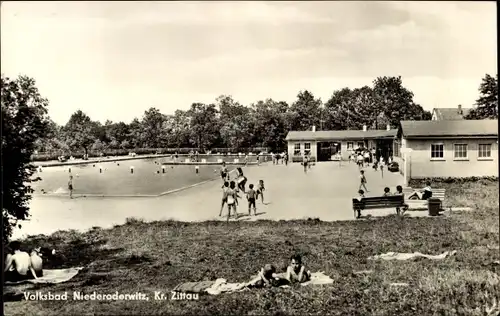 Ak Niederoderwitz, Blick auf das Volksbad, Badegäste