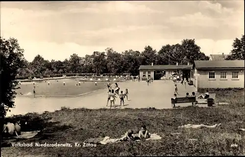Ak Niederoderwitz, Blick auf das Volksbad, Badegäste