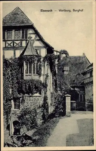 Ak Lutherstadt Eisenach in Thüringen, Wartburg, Burghof