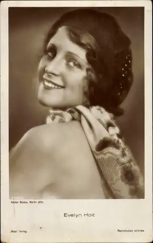 Ak Schauspielerin Evelyn Holt, Portrait, schulterfrei