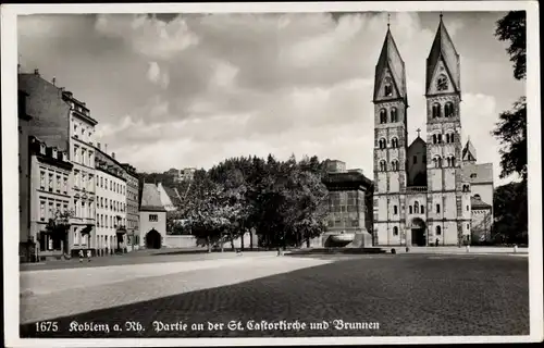 Ak Koblenz am Rhein, Partie an der St. Castorkirche und Brunnen