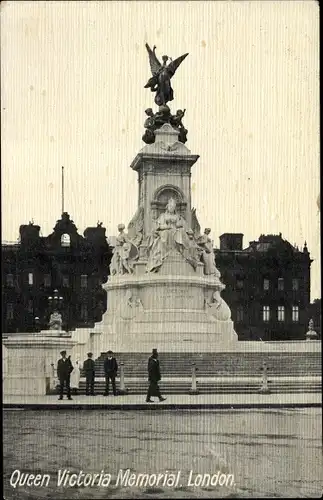 Ak London, Queen Victoria Memorial, People, Houses