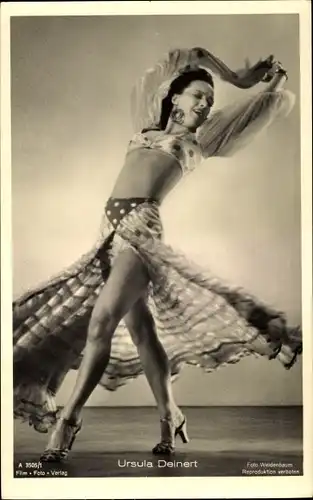 Ak Schauspielerin und Tänzerin Ursula Deinert, Portrait, tanzend