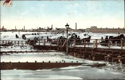 Ak Sankt Petersburg Russland, Passage sur la Neva en hiver, Überquerung der Newa im Winter
