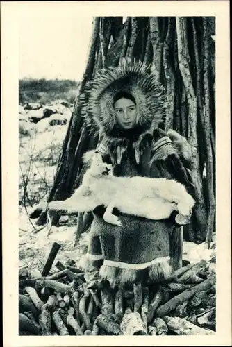 Ak Alaska, Fleur de Neige, Cercle Arctique, Am Polarkreis, Mädchen mit Hasen