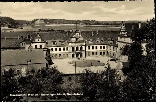 Ak Gauernitz Klipphausen in Sachsen, Ehemaliges Schloss, Grundschule