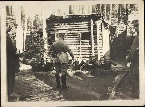 Foto Deutsche Soldaten in Uniformen, Soldaten bei Sportübungen, I WK