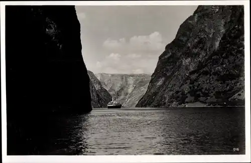 Ak Naerobugten Norwegen, Fjord, Dampfer