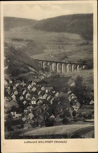 Ak Willingen im Upland Waldeck Hessen, Panorama, Eisenbahnbrücke