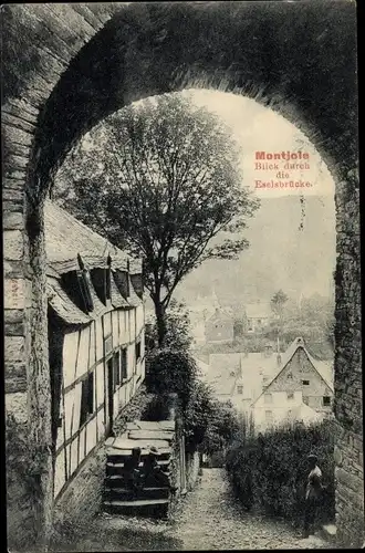 Ak Monschau Montjoie in der Eifel, Blick durch die Eselsbrücke