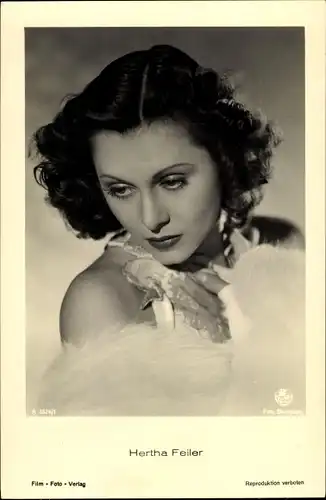 Ak Schauspielerin Hertha Feiler, Portrait