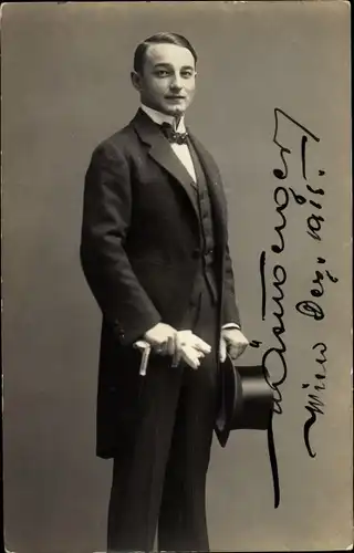 Foto Ak Schauspieler ? Äsenberger ?, Standportrait, Wien 1915, Autogramm