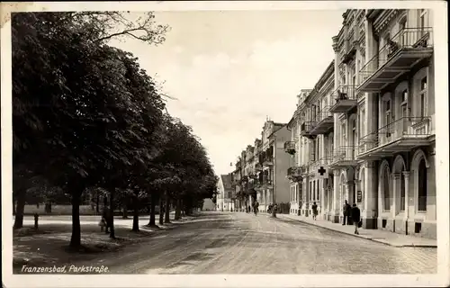 Ak Františkovy Lázně Franzensbad Reg. Karlsbad, Straßenpartie mit Lazarett