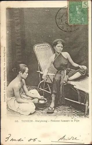 Ak Tonkin Vietnam, Haiphong, Femme fumant la Pipe