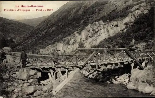 Ak Besse et Saint Anastaise Puy de Dôme, Le Pont du Roy, Brückenansicht