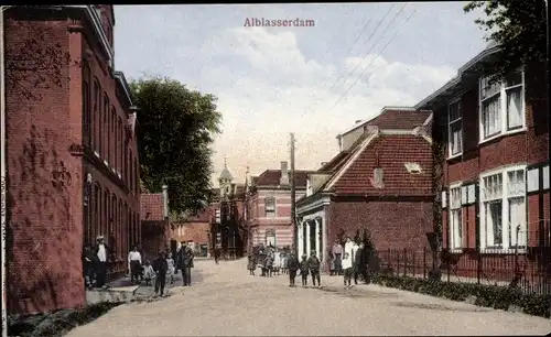 Ak Alblasserdam Südholland, Straßenpartie, Anwohner