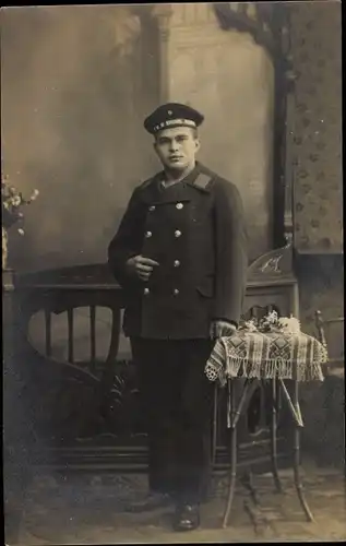 Foto Ak Deutscher Seemann in Uniform, SMS König Albert