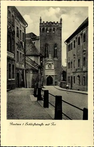 Ak Bautzen in der Lausitz, Schlossstraße mit Tor
