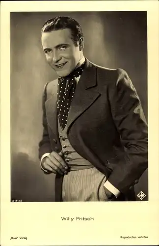 Ak Schauspieler Willy Fritsch, Standportrait