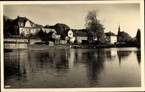 Ak Ebersdorf Thüringen, Blick auf den Ort vom Wasser aus