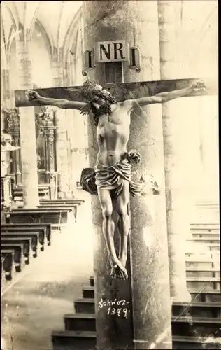 Foto Ak Schwaz in Tirol, Pfarrkirche, Kruzifix