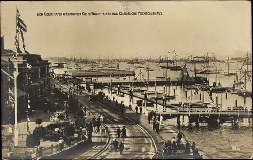 Ak Kiel, der Hafen während der Kieler Woche, kaiserliches Yachtclubhaus