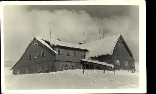 Ak Strážný Aussig Tschechien, Unterkunftshaus im Schnee