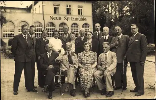 Foto Ak Strausberg in Brandenburg, Neue Spitzmühle, unbekannte Personen