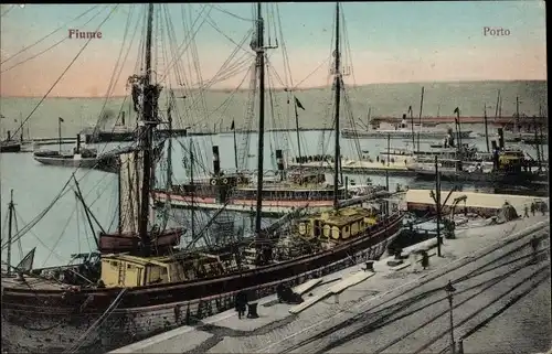 Ak Rijeka Fiume Kroatien, Hafenpartie mit Dampfern