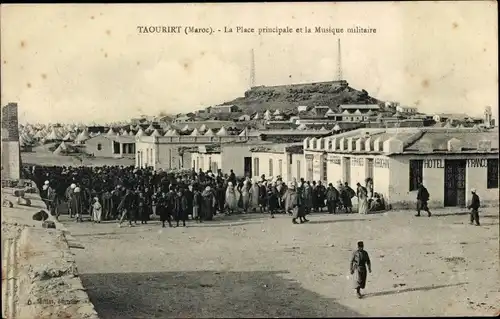 Ak Taourirt Marokko, La Place principale et la Musique militaire