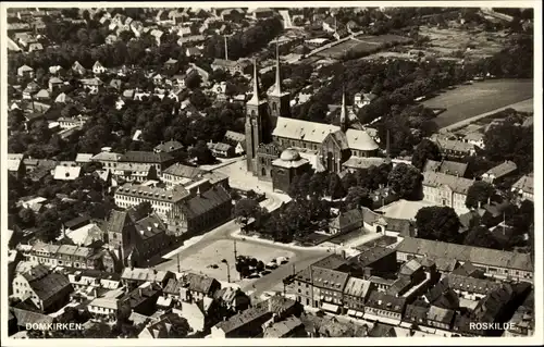 Ak Roskilde Dänemark, Domkirken, Luftbild