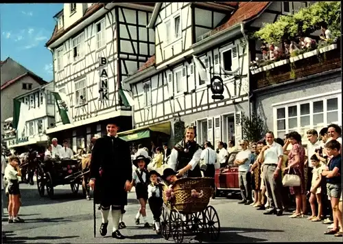 Ak Lindenfels im Odenwald, Trachtenfest, Kinderwagen