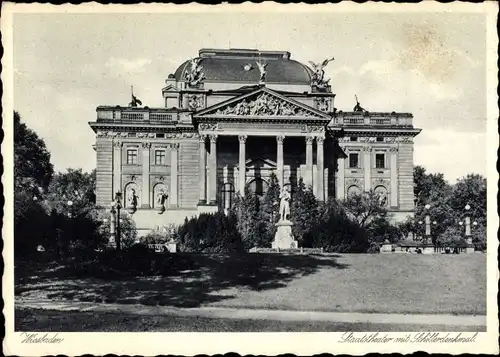 Ak Wiesbaden in Hessen, Staatstheater mit Schillerdenkmal